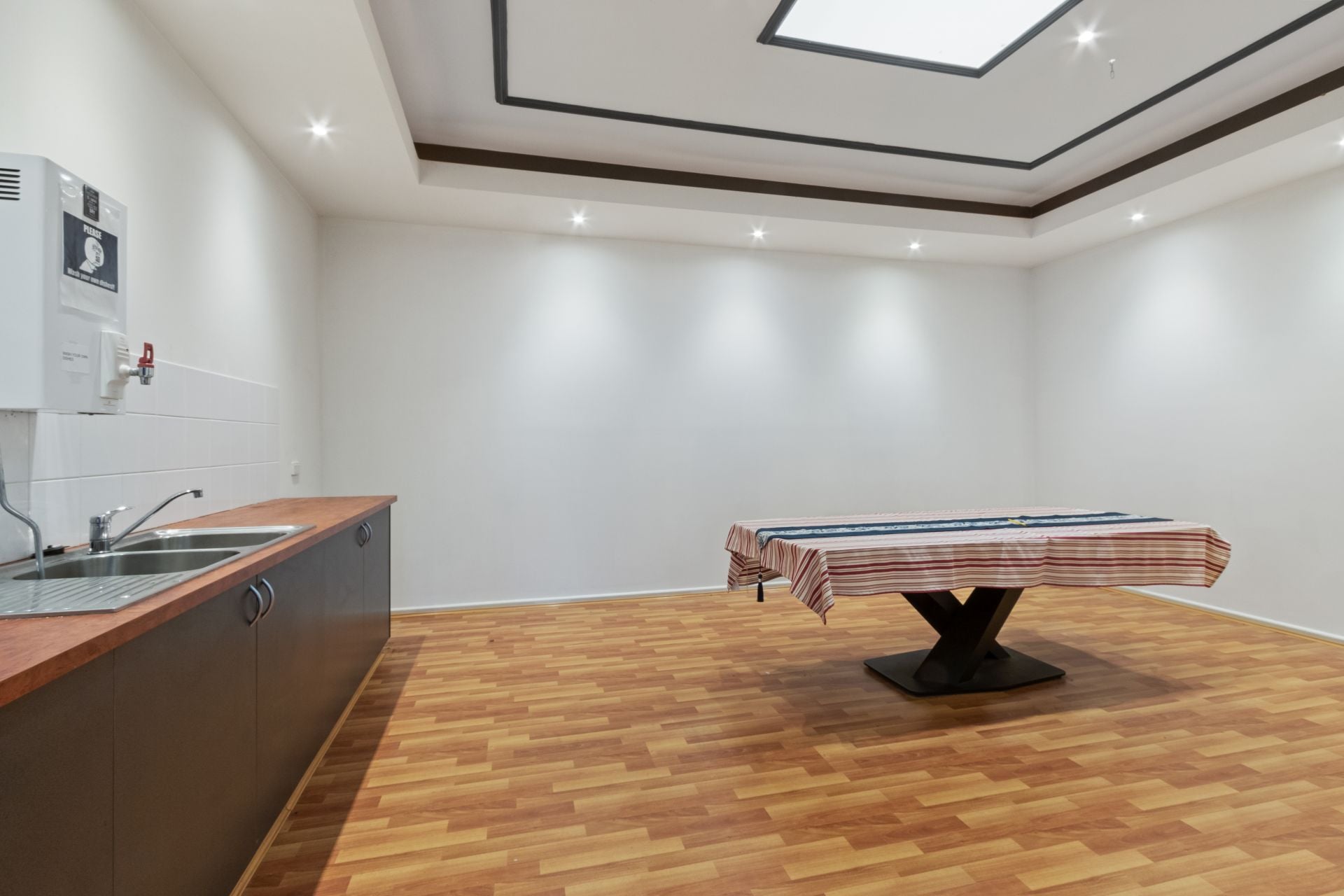 Corner Position, Perfect Head Office / Showroom