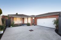 2/18 Hinkler Avenue, Bentleigh East VIC