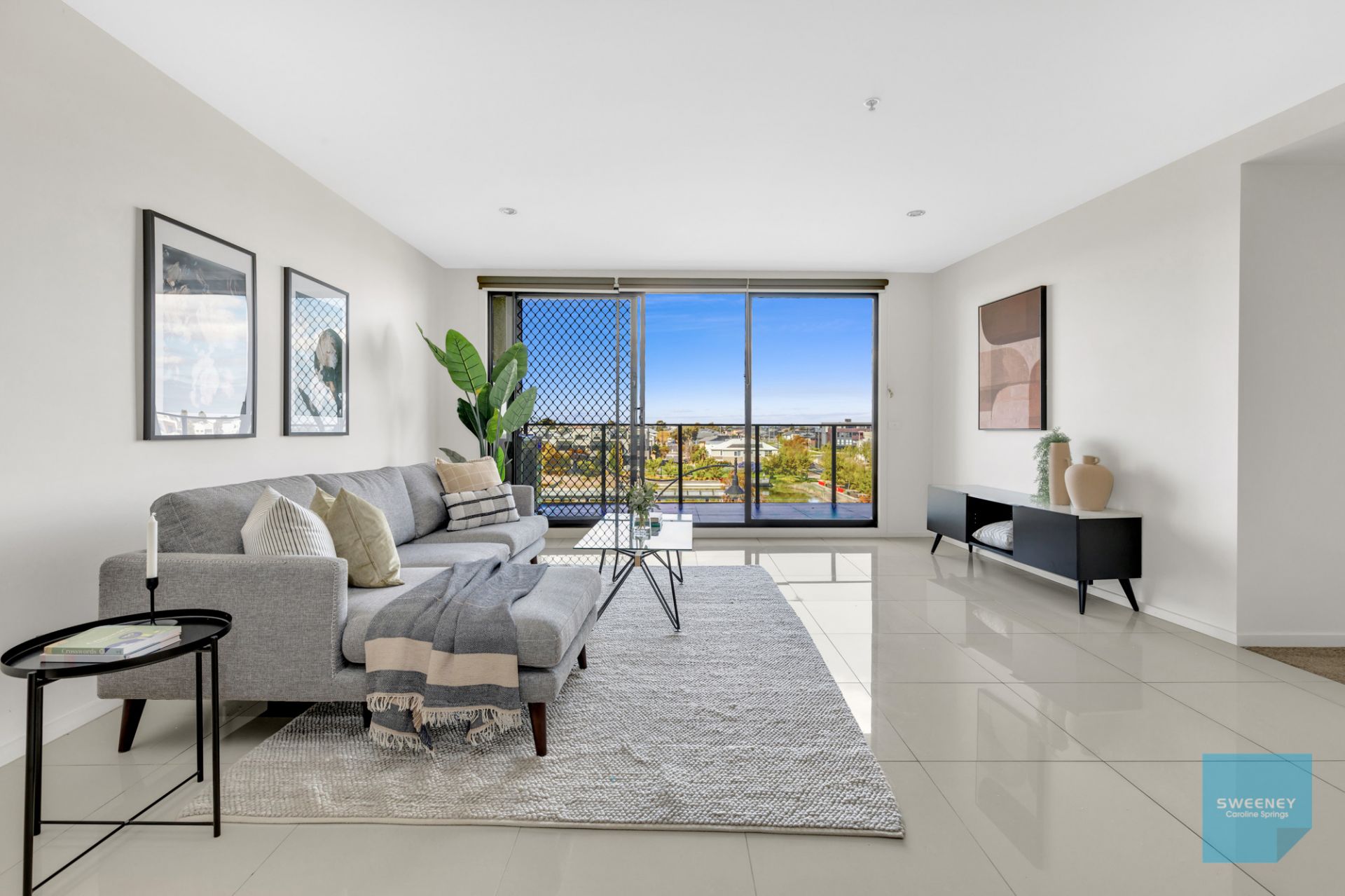 352/73 Lake Street, Caroline Springs - Thumbnail 4