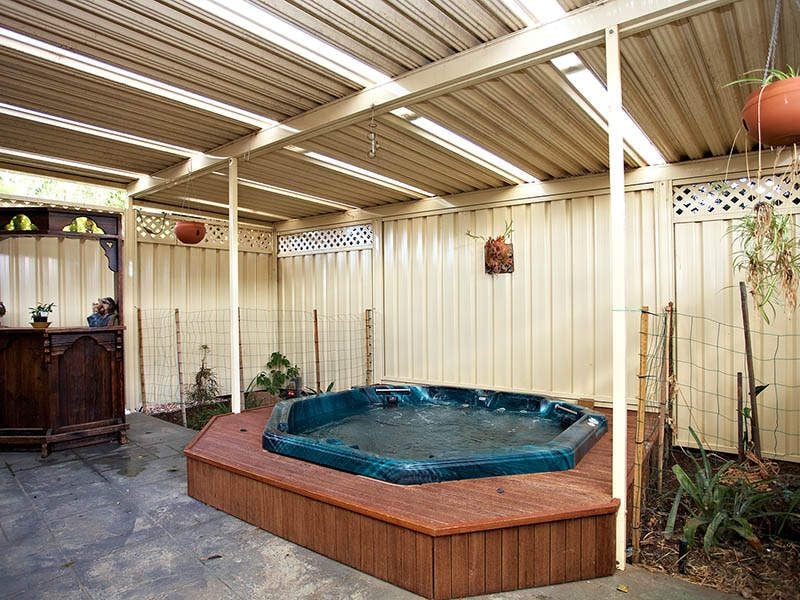 8 Addison Place, Seabrook - Thumbnail 3