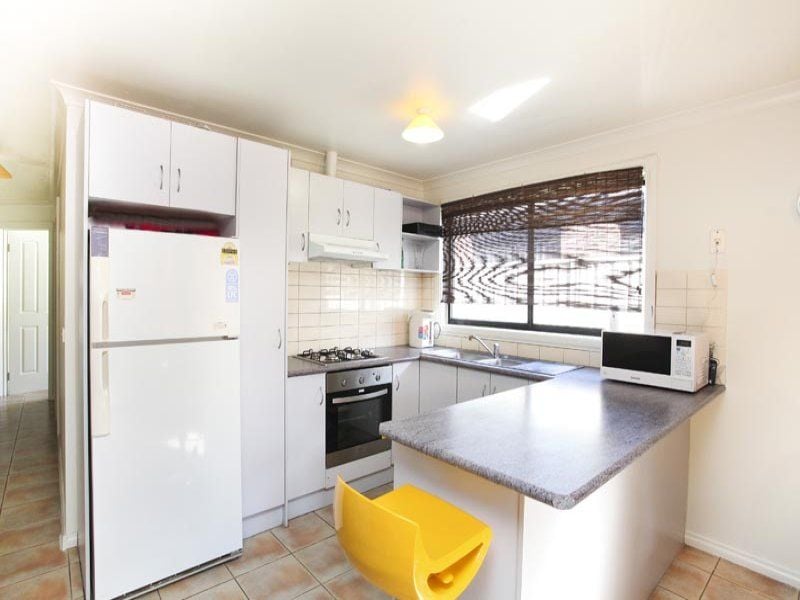 11 Elphinstone Way, Caroline Springs - Thumbnail 3