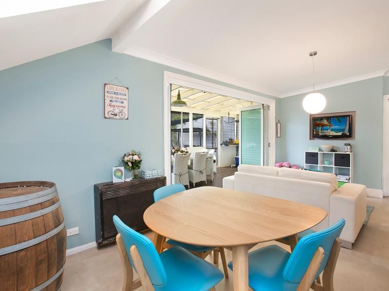 6 Woodford Crescent, HEATHCOTE, Heathcote - Thumbnail 4