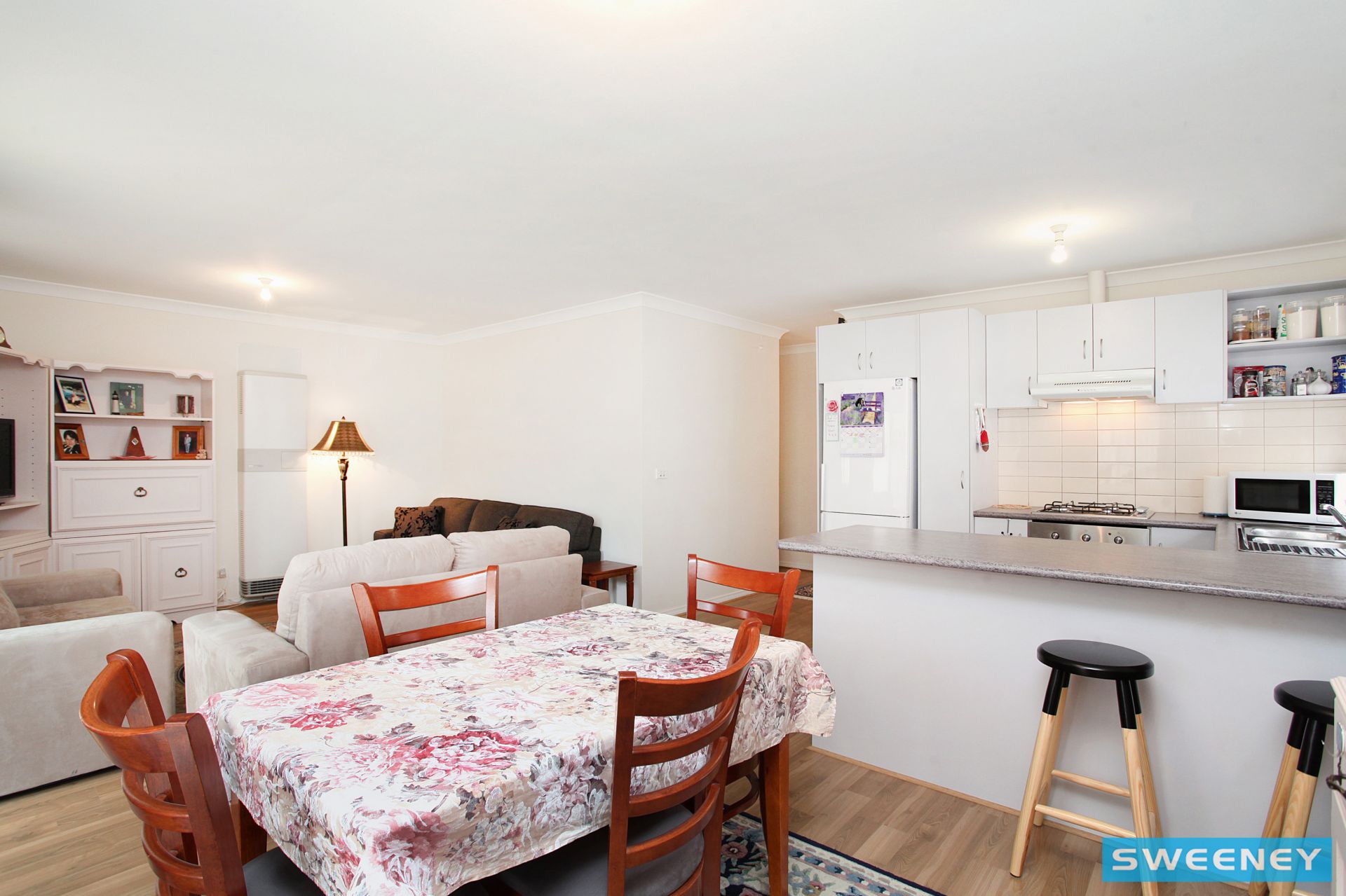 11 Elphinstone Way, Caroline Springs - Thumbnail 4