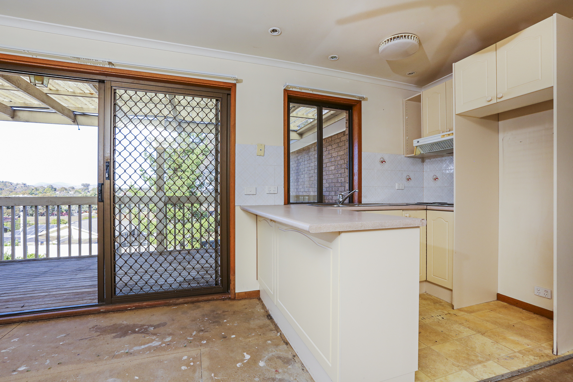 8 Desailly Crescent, Kambah - Thumbnail 8