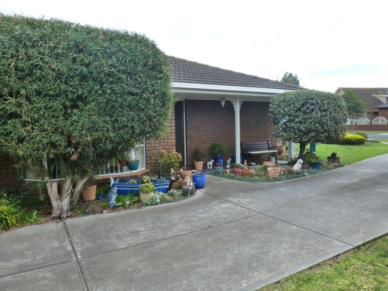 1/9 Green Court, Altona - Thumbnail 2
