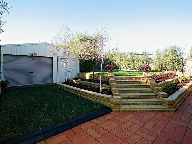 6 Yellowbox Avenue SOUTH MORANG, South Morang - Thumbnail 7