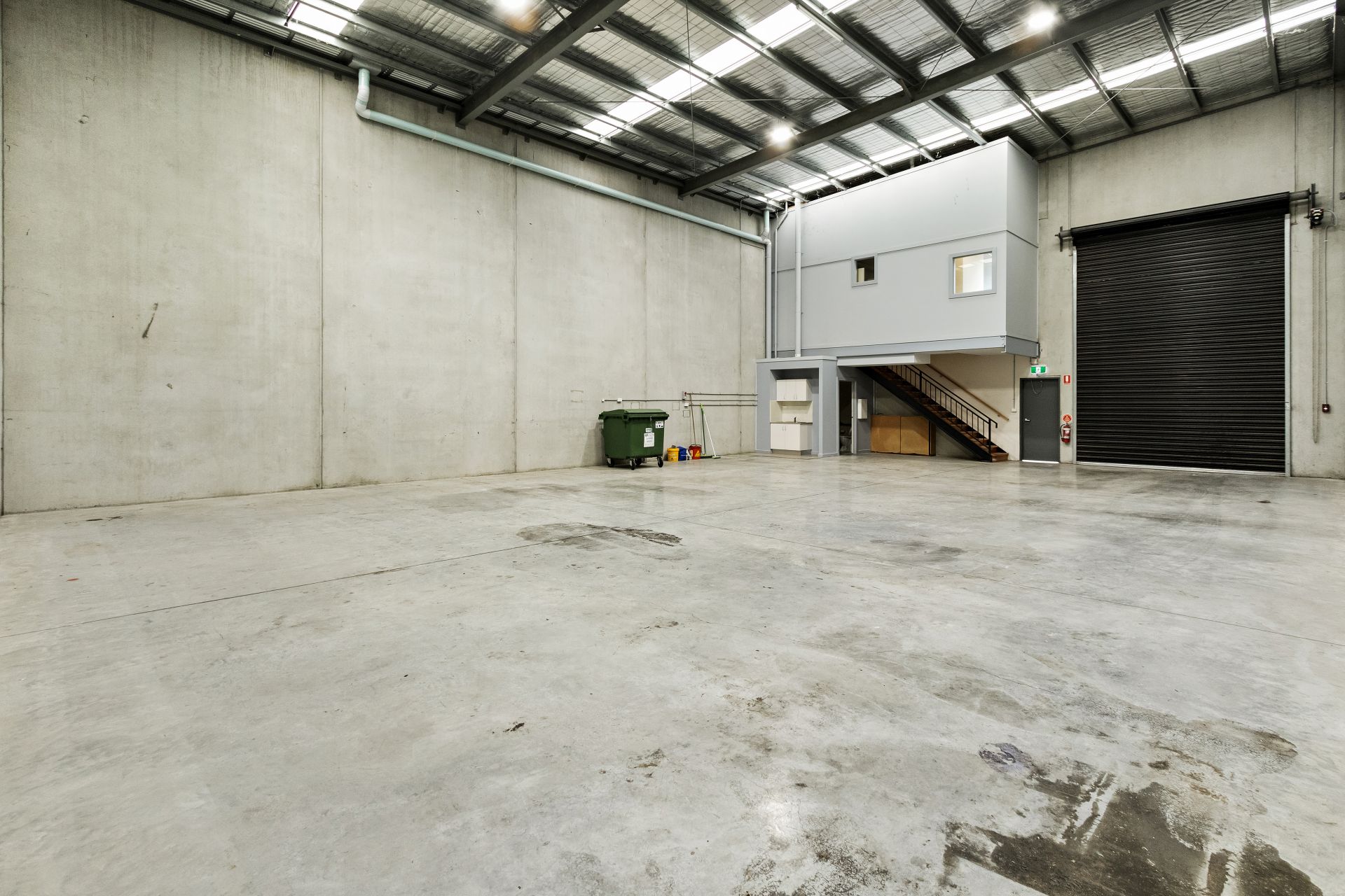 MODERN OFFICE/ WAREHOUSE
