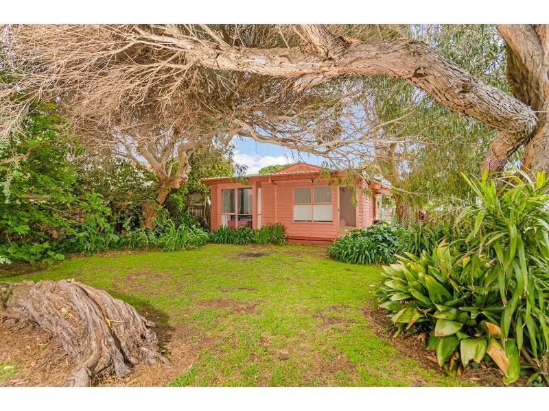 22 Henley Street BARWON HEADS VIC, Barwon Heads - Thumbnail 3