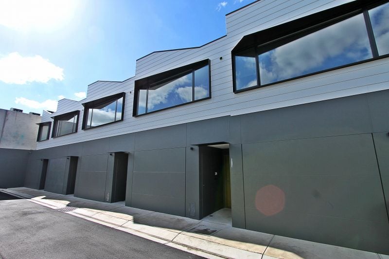 24 Sharp Circuit, Mill Park