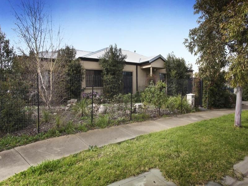 29 Willandra Loop, Caroline Springs - Thumbnail 2