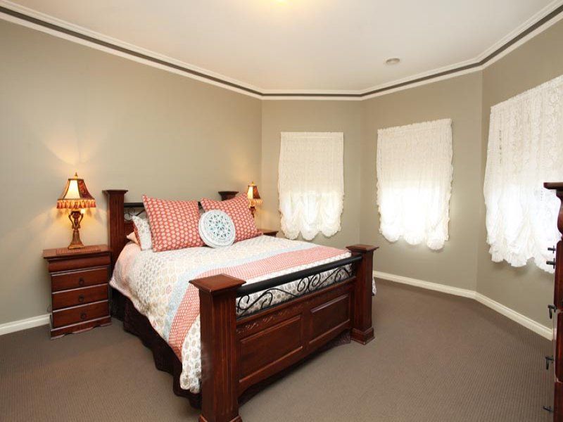 38 Edgbaston Parade, Caroline Springs - Thumbnail 8
