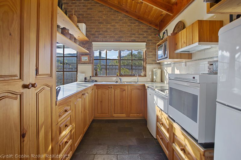 8 Martin Street Apollo Bay VIC, Apollo Bay - Thumbnail 5