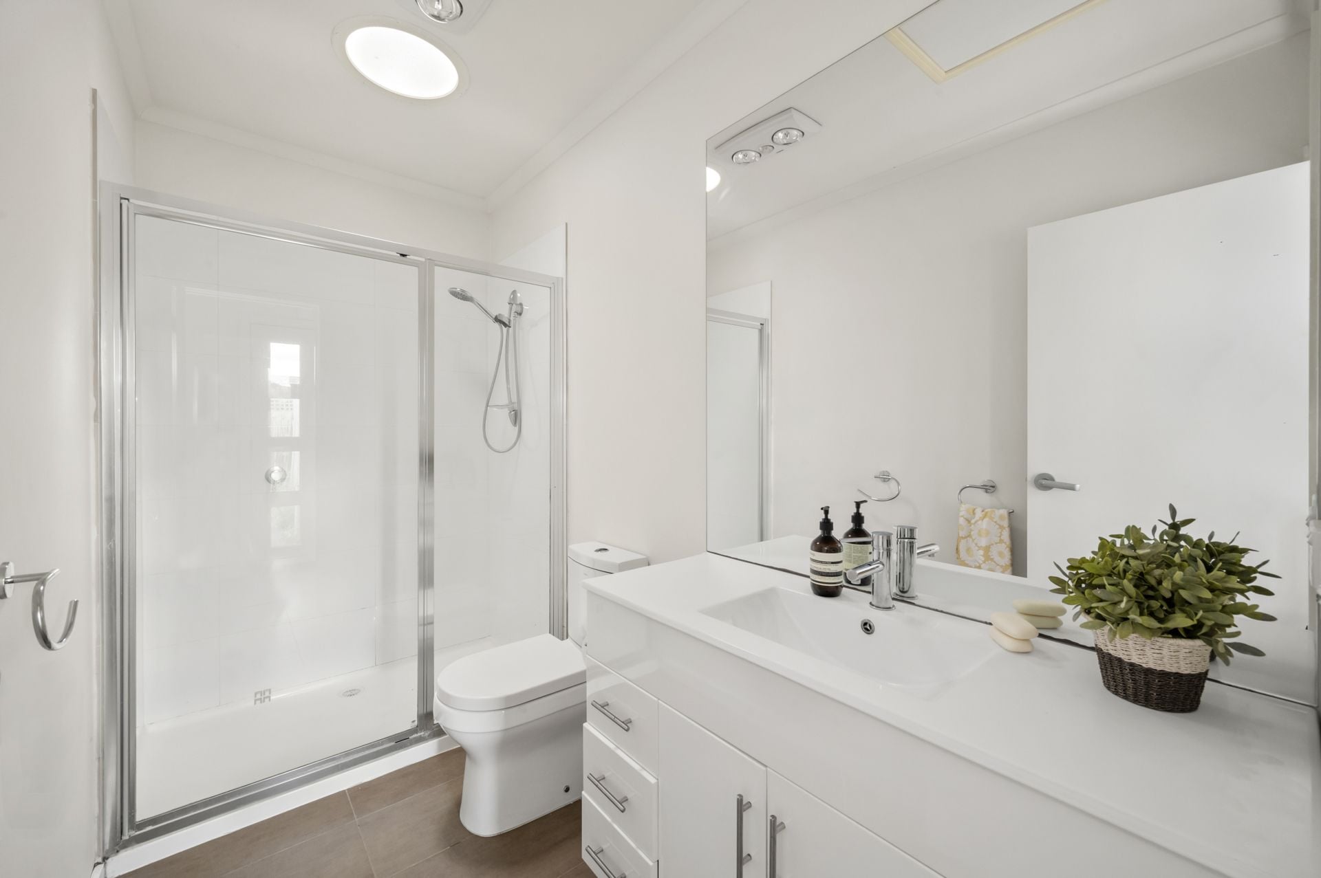 AFFORDABLE START - WALK TO THE TRAIN