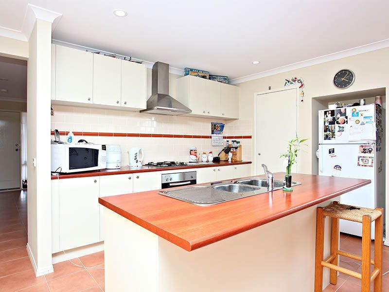 12 Weigall Close, Caroline Springs - Thumbnail 3