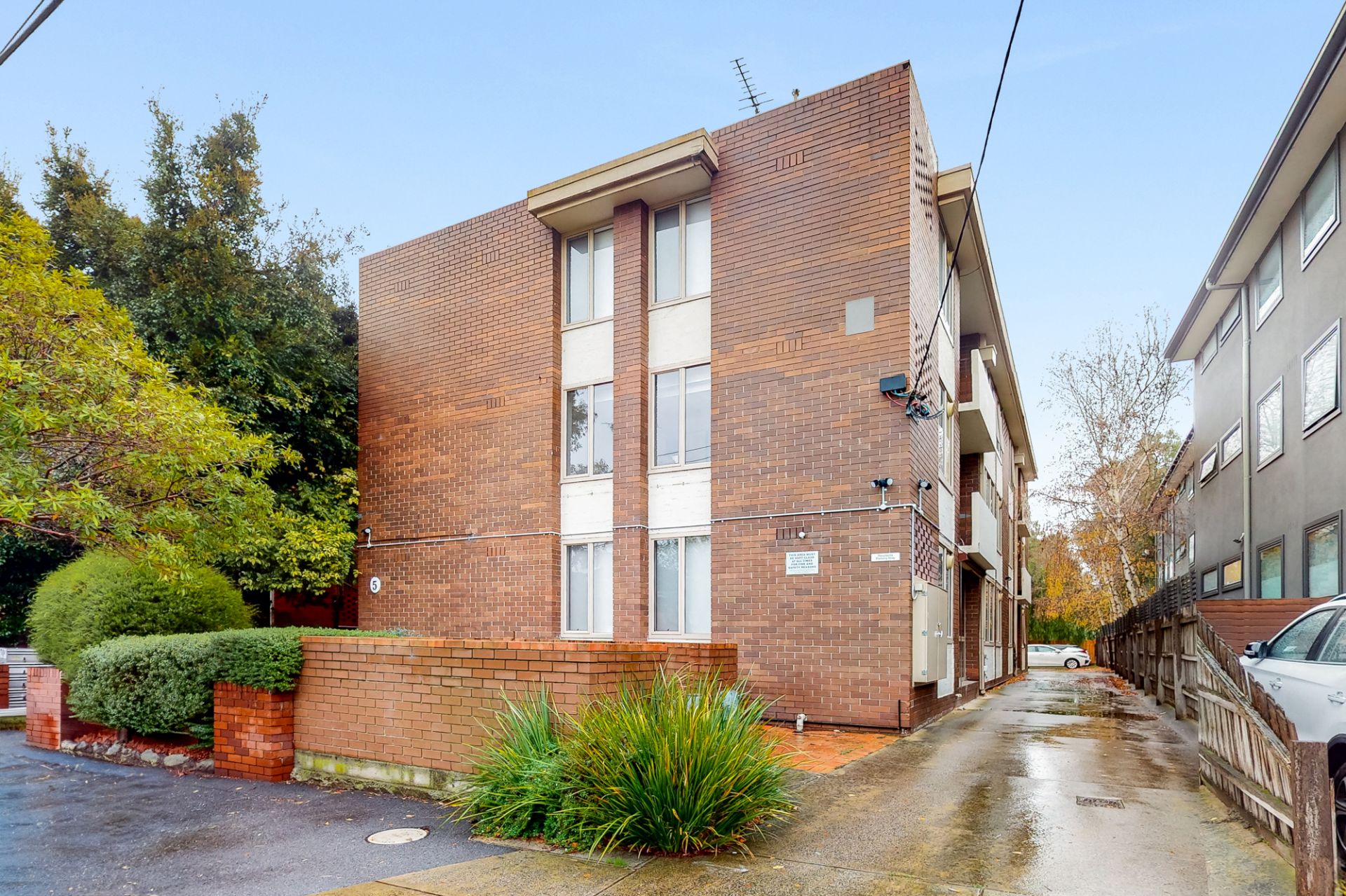 3/5 Barnsbury Road, South Yarra - Thumbnail 2