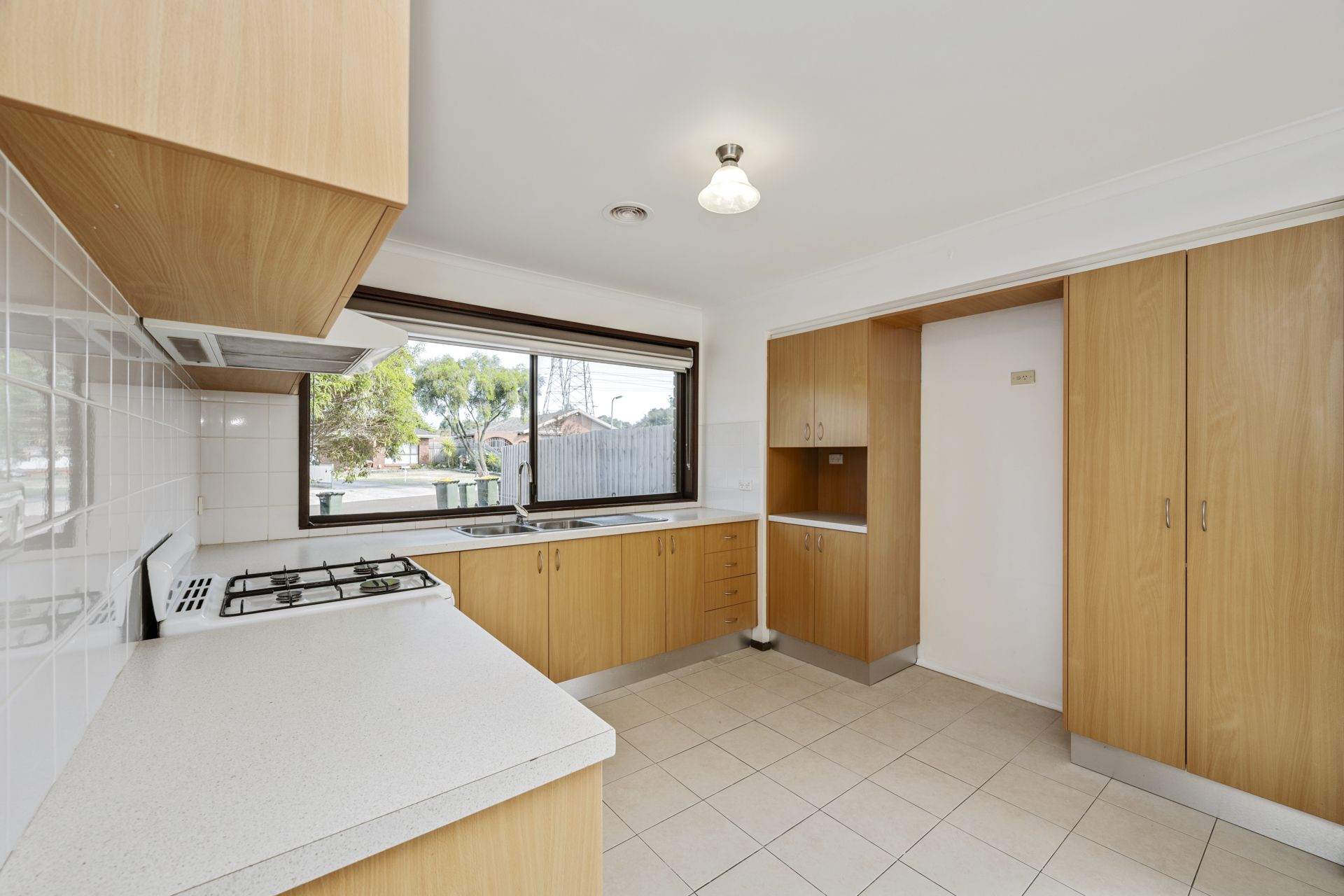 MAINTENANCE FREE! IMMACULATE UNIT IN QUIET COURT LOCATION