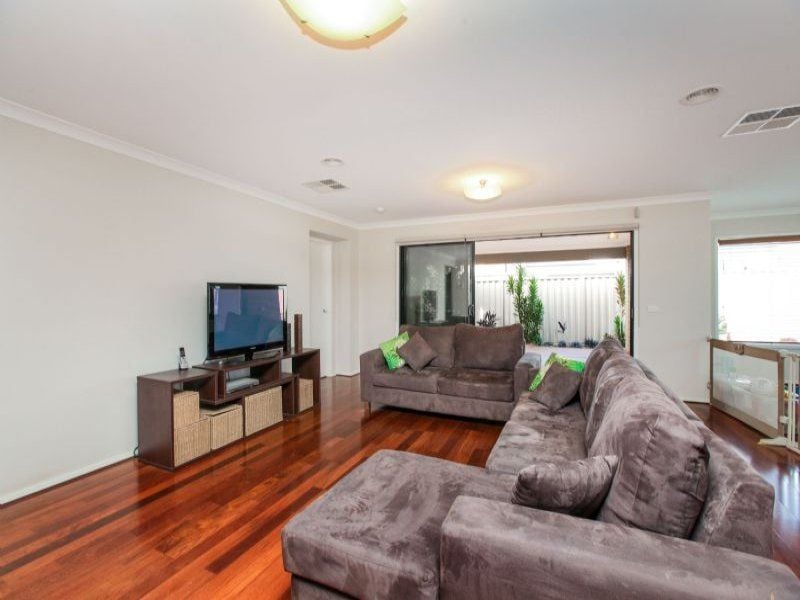 43 Barringo Way, Caroline Springs - Thumbnail 5