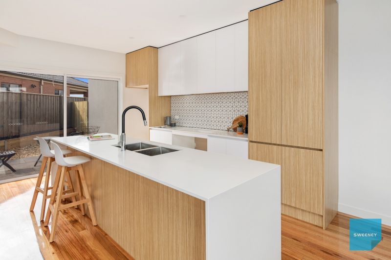 1/17 Lockwood Court, Fraser Rise - Thumbnail 3