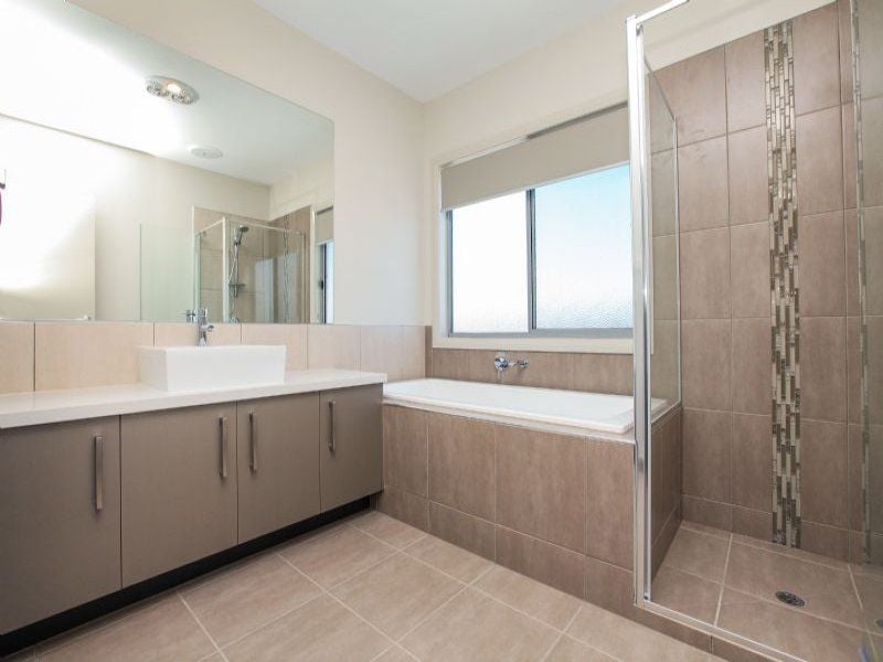 17 Boathouse Drive, Caroline Springs - Thumbnail 8