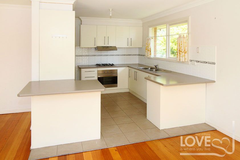 ATTRACTIVE HOME UNIT IN LUXURY LOCATION  *BONUS Garden maintenance included*