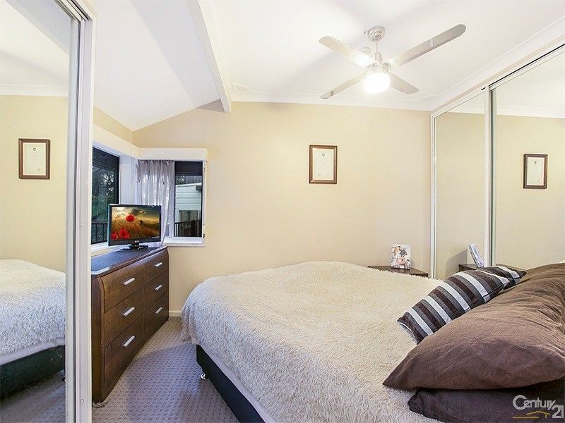 6 Crest Place, ENGADINE, Engadine - Thumbnail 6