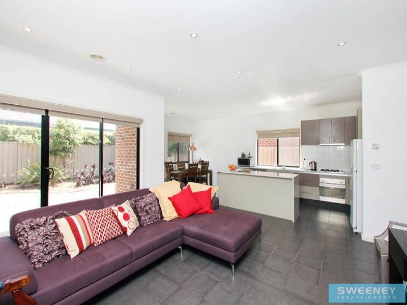 11 Gisborne Way, Caroline Springs - Thumbnail 6