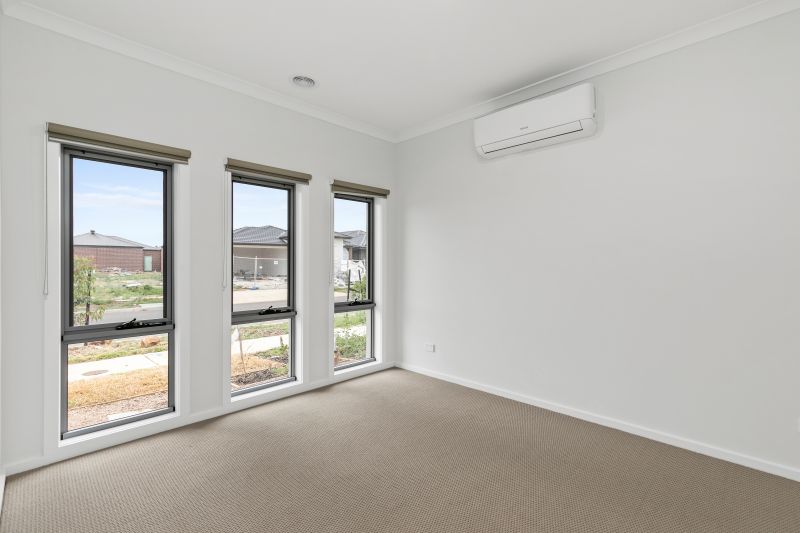 43 Bluebottle Parade, Rockbank
