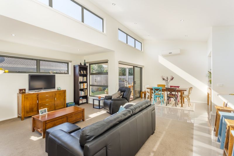 2/11 Watkin Street Ocean Grove VIC, Ocean Grove - Thumbnail 2