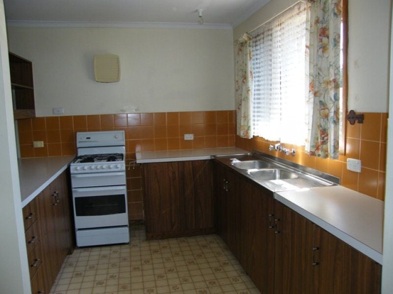 10 Burdikin Avenue MOUNT GAMBIER SA, Mount Gambier - Thumbnail 4