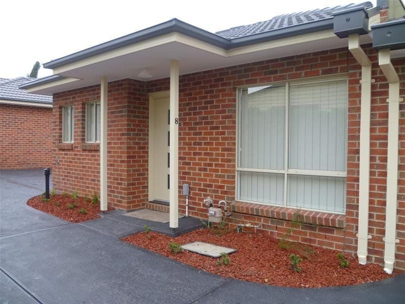 Near New One Bedroom Unit Plus Study!