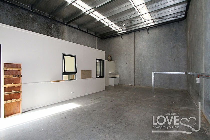 GREAT WAREHOUSE