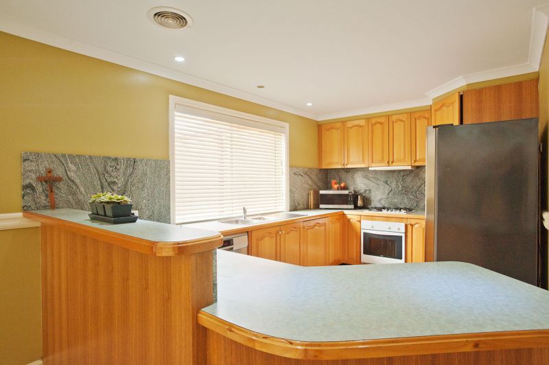 2 Urquhart Court, Bacchus Marsh - Thumbnail 5