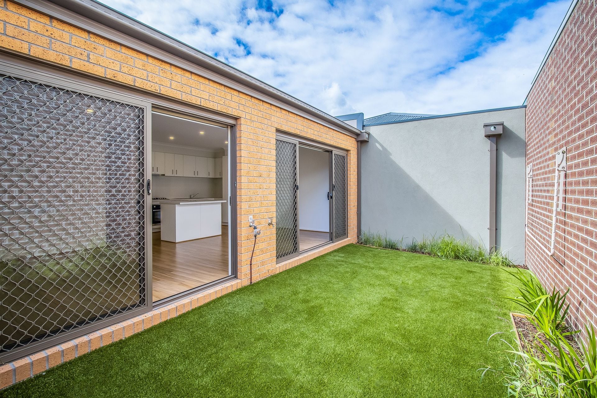 FAMILY HOME IN GREAT LOCATION!