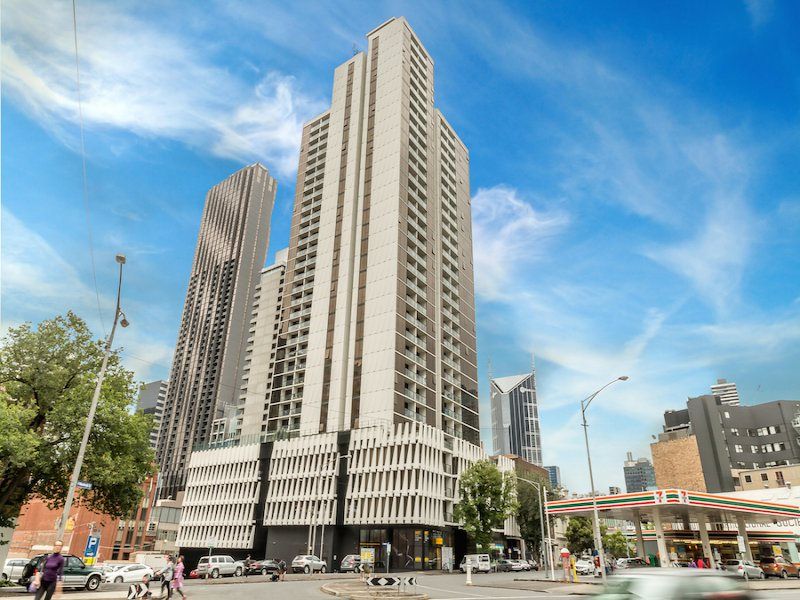 1013/33 MacKenzie Street, Melbourne - Thumbnail 2