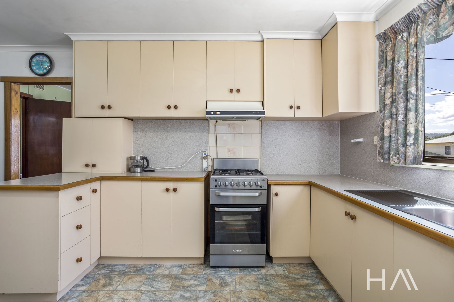 22 Cook Crescent Mayfield, Mayfield - Thumbnail 4