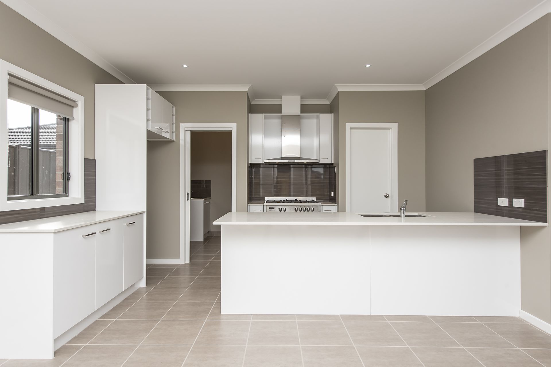 2 Axis Avenue, Fraser Rise - Thumbnail 3