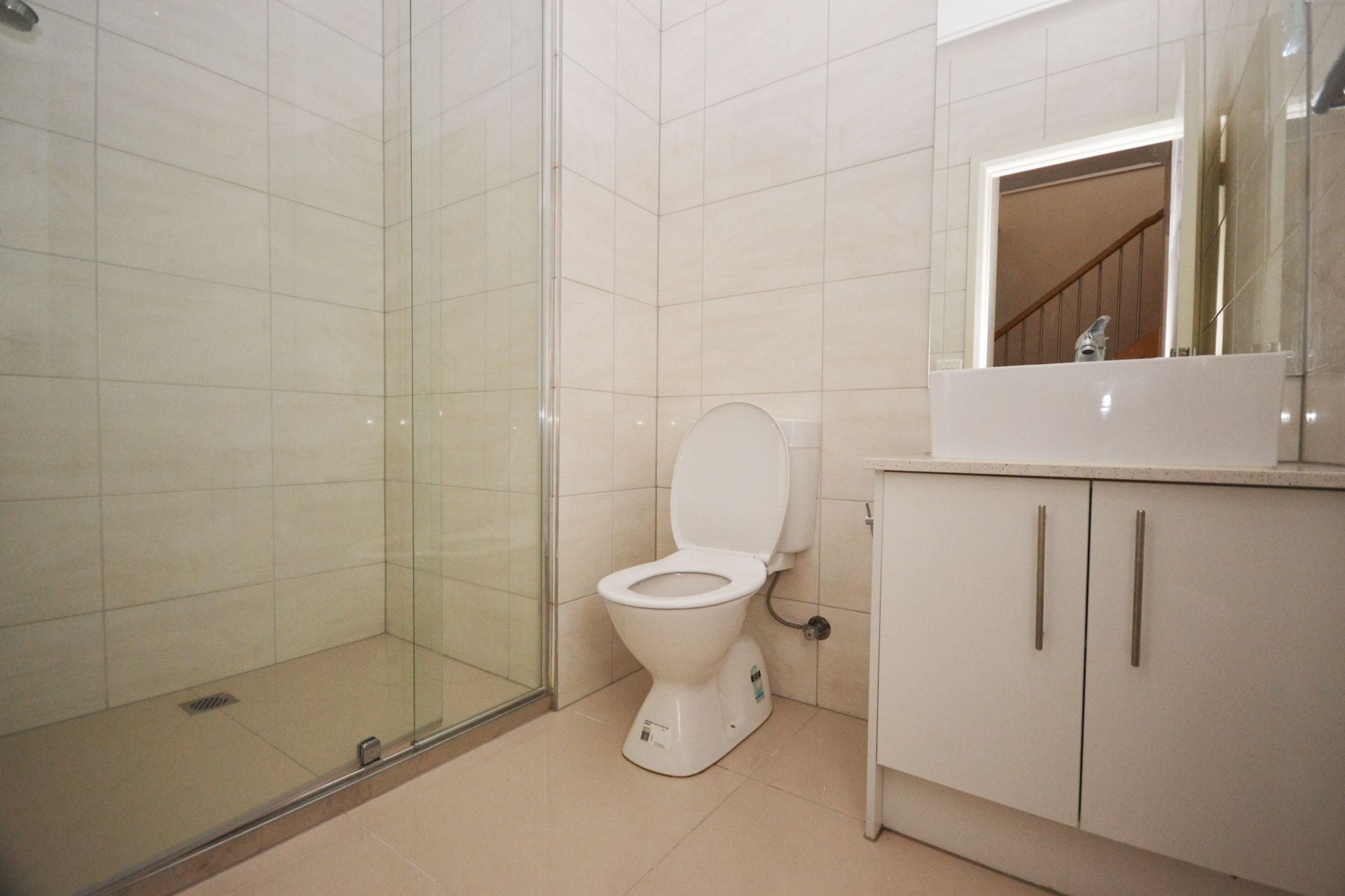 LOOKING FOR MODERN SOPHISTICATION? YOUR SEARCH IS OVER!
