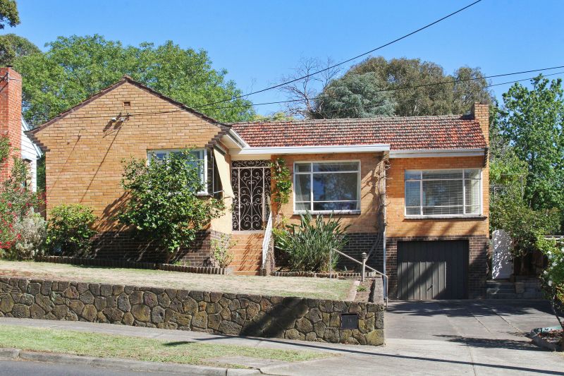 16 Ruthven Street, Macleod