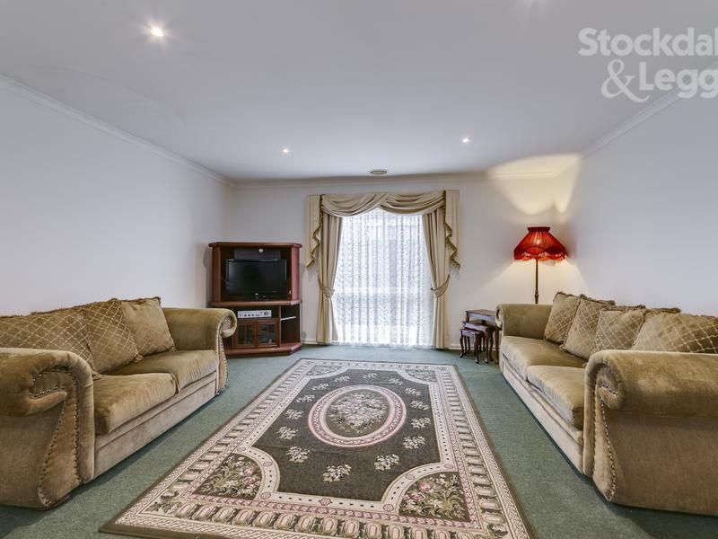 10 Masked Owl Road SOUTH MORANG, South Morang - Thumbnail 4