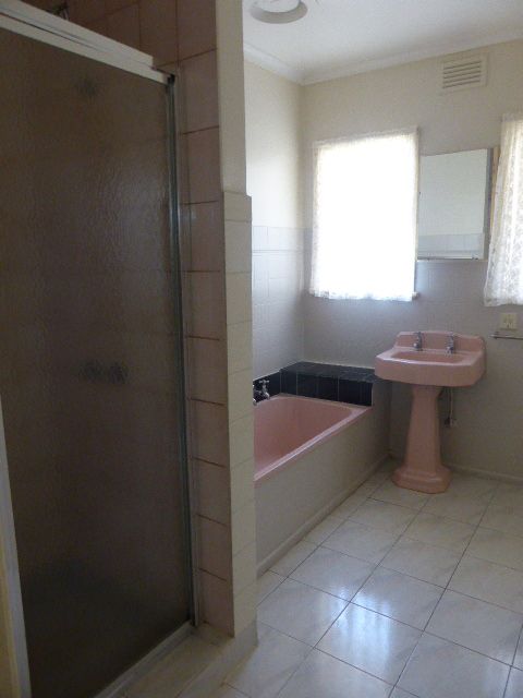 DO NOT MISS OUT THIS ON THIS SPACIOUS FAMILY HOME