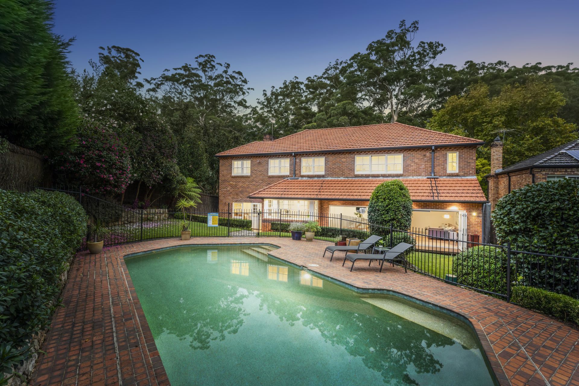 82 Burns Road, WAHROONGA McConnell Bourn Pty Ltd