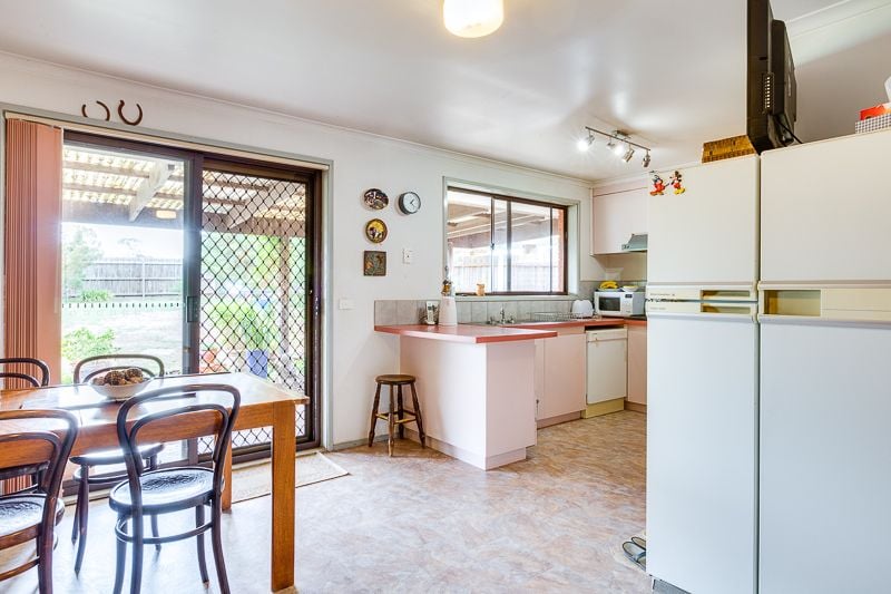 2 Peter Pan Place, Bacchus Marsh - Thumbnail 5
