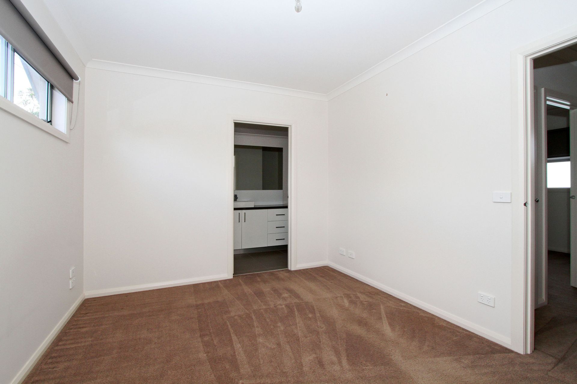 APPEALING TOWNHOUSE!