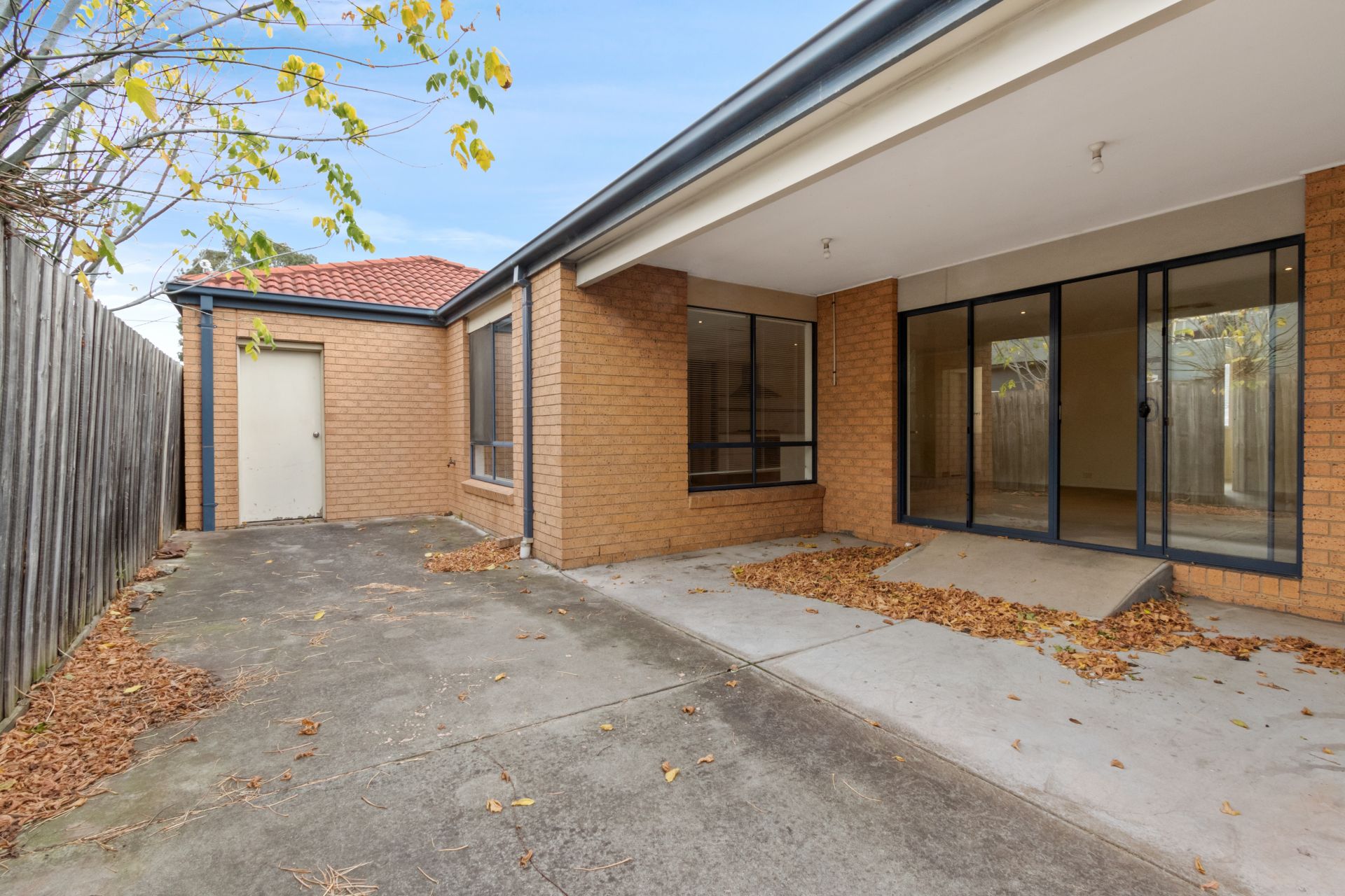 Low Maintenance 5 Bedroom Home!