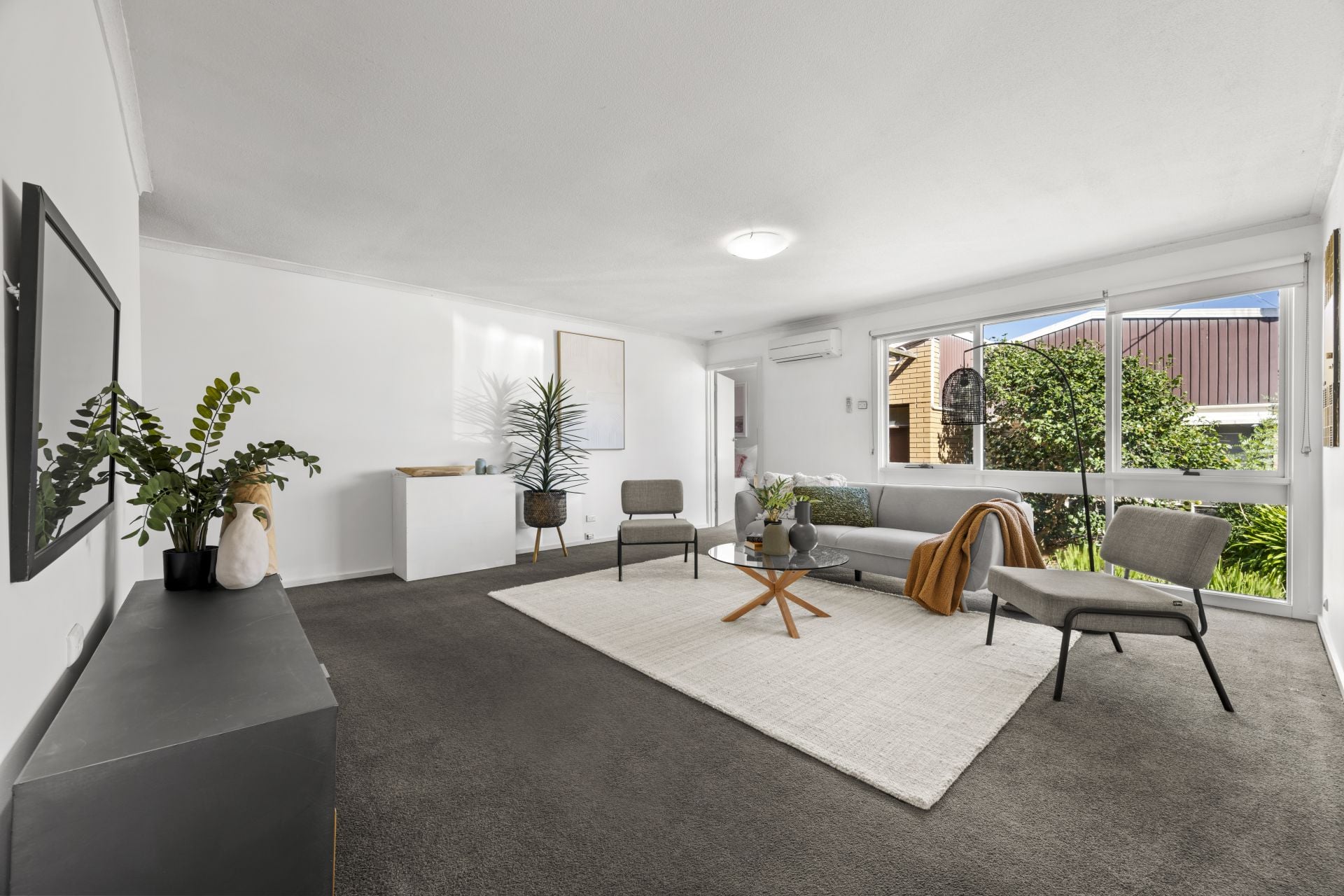 A Stylish Abode In A Peaceful Location