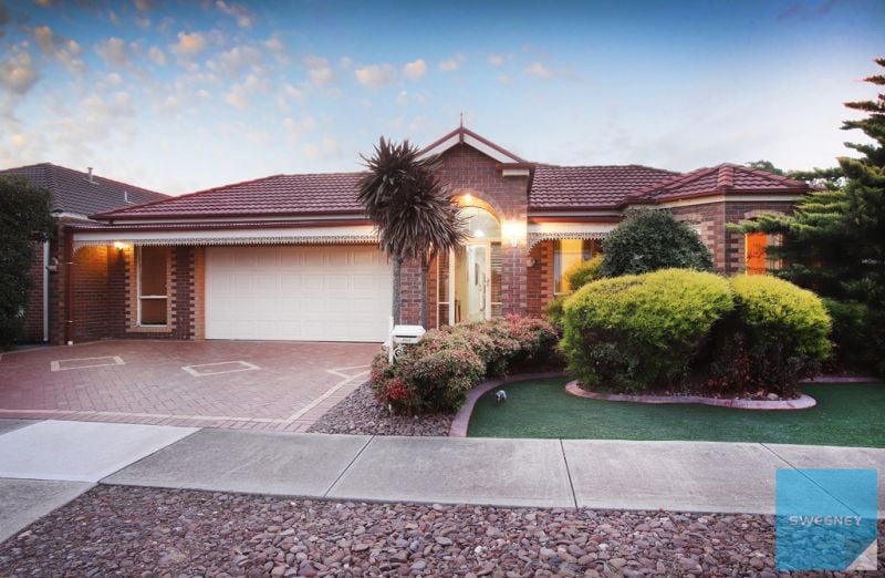 111 Springlake Avenue, Caroline Springs - Thumbnail 2