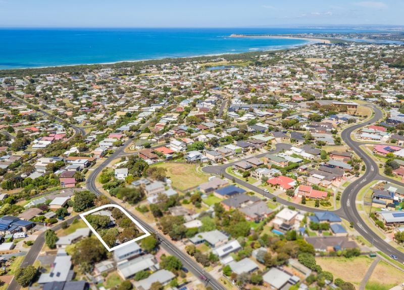 37 Aldebaran Road Ocean Grove VIC, Ocean Grove - Thumbnail 2