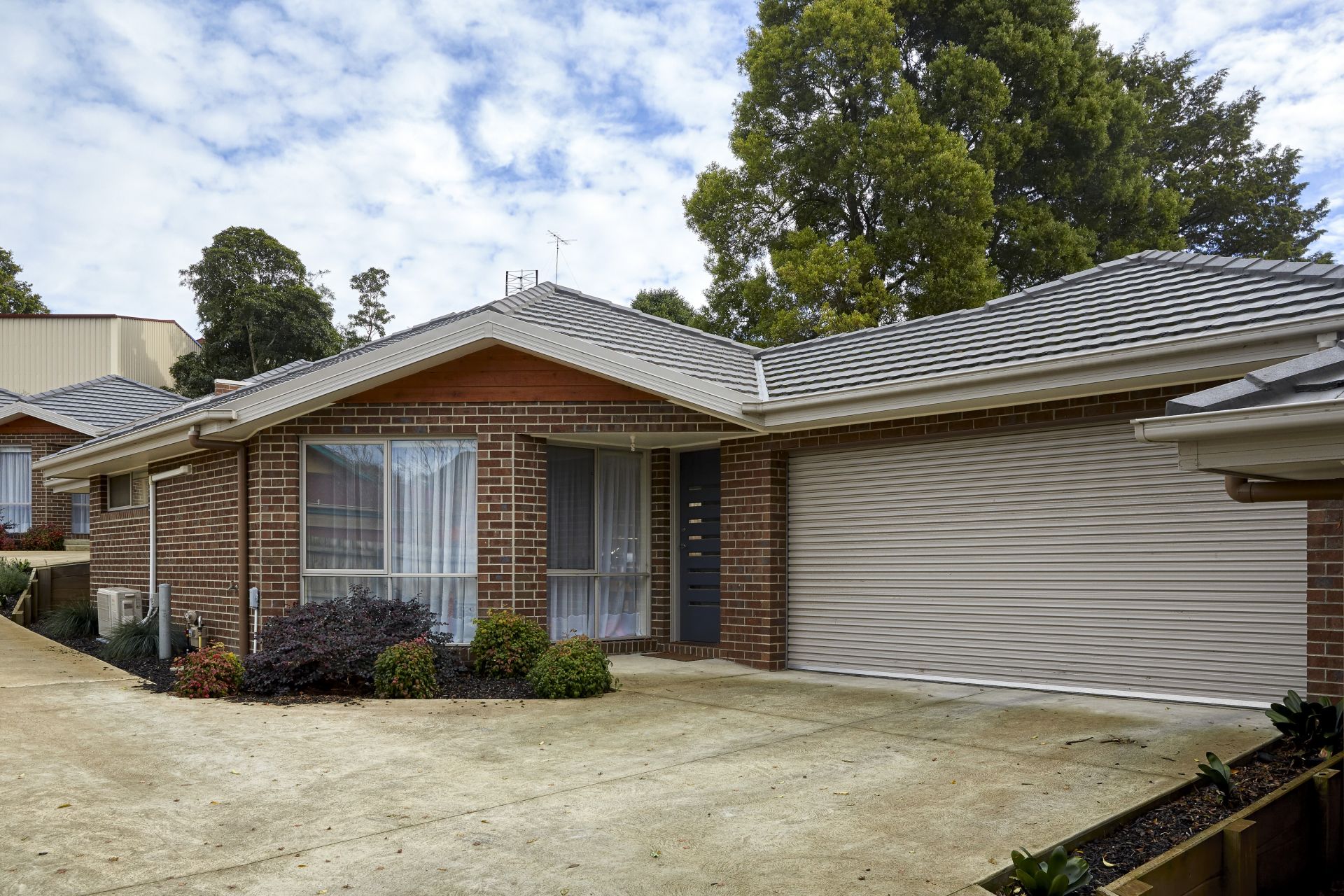 2/77 Burke Street, Warragul OBrien Real Estate