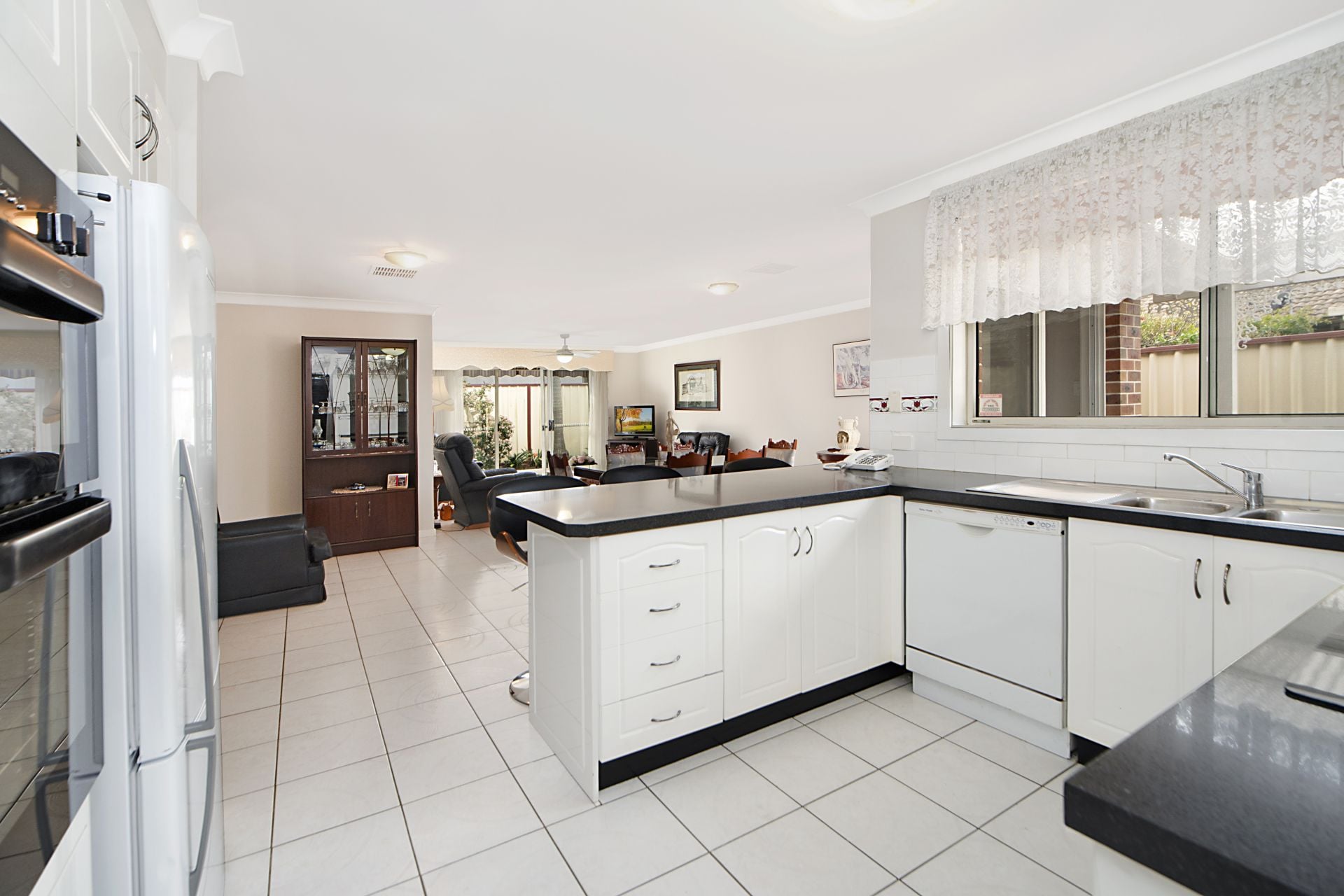 Easy to Care for Home that's Private Yet Just 250m to Beautiful Lake Macquarie, Easy To Care For Home That'S Private Yet Just 250m To Beautiful Lake Macquarie - Thumbnail 6
