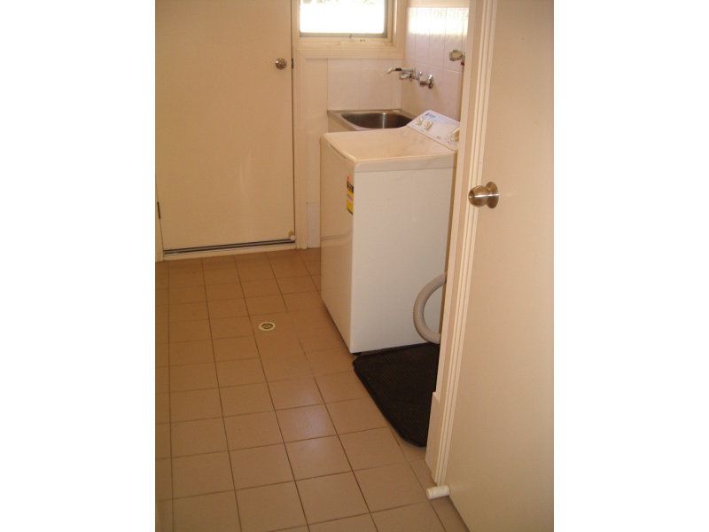 1B Devon Street Enfield 5085